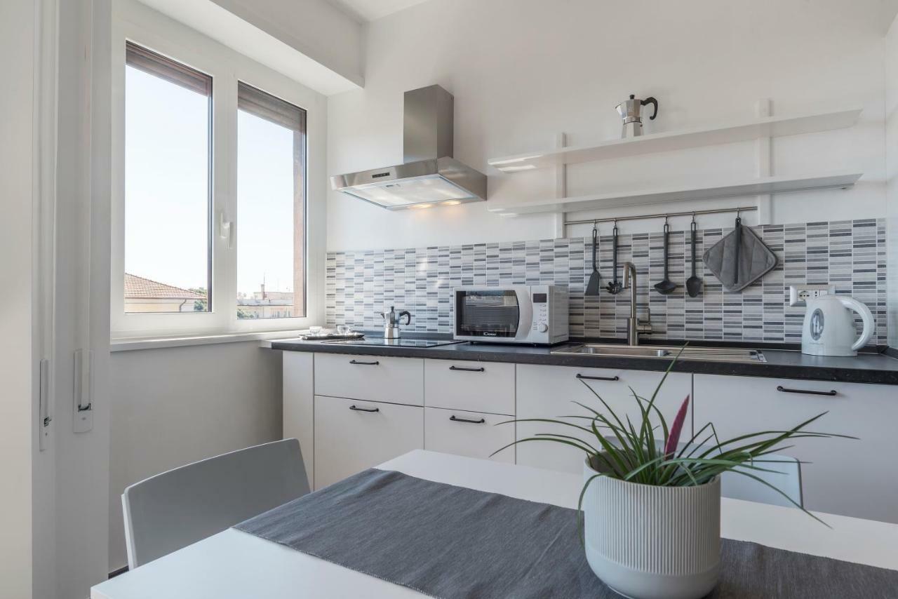 Nomentana White Apartments By Ghor Rom Exterior foto